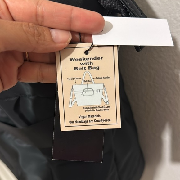 Alexis Bendel Weekender Tote With Belt Bag Vegan Material - Picture 5 of 6